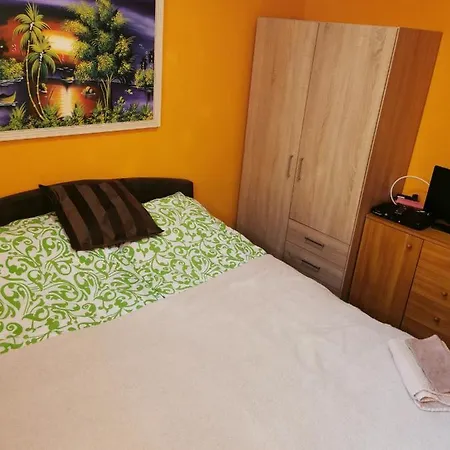 Apartment Bringapartman *